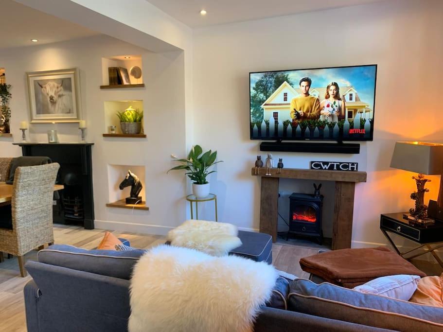 Renovated Miner'S Cottage - Family & Dog Friendly Abertillery 외부 사진